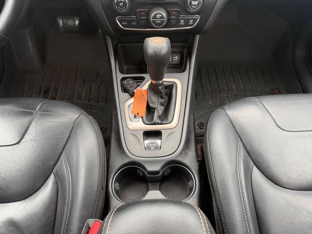 Used 2017 Jeep Cherokee Limited FWD image 16