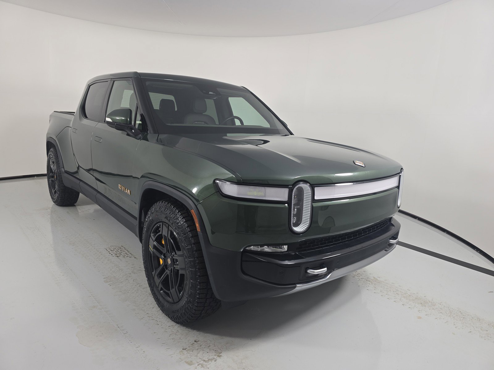 Used 2022 Rivian R1T Adventure image 7