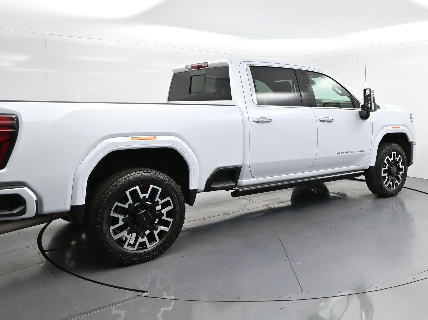 Used 2026 GMC Sierra 2500 Denali Ultimate AWD/4WD image 7