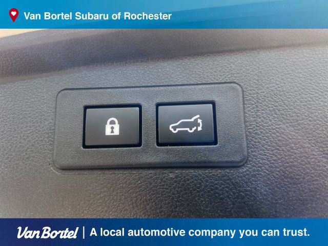 Used 2025 Subaru Outback Touring AWD/4WD image 27