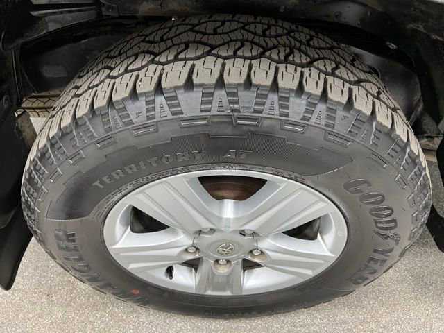 Used 2014 Toyota Land Cruiser image 17