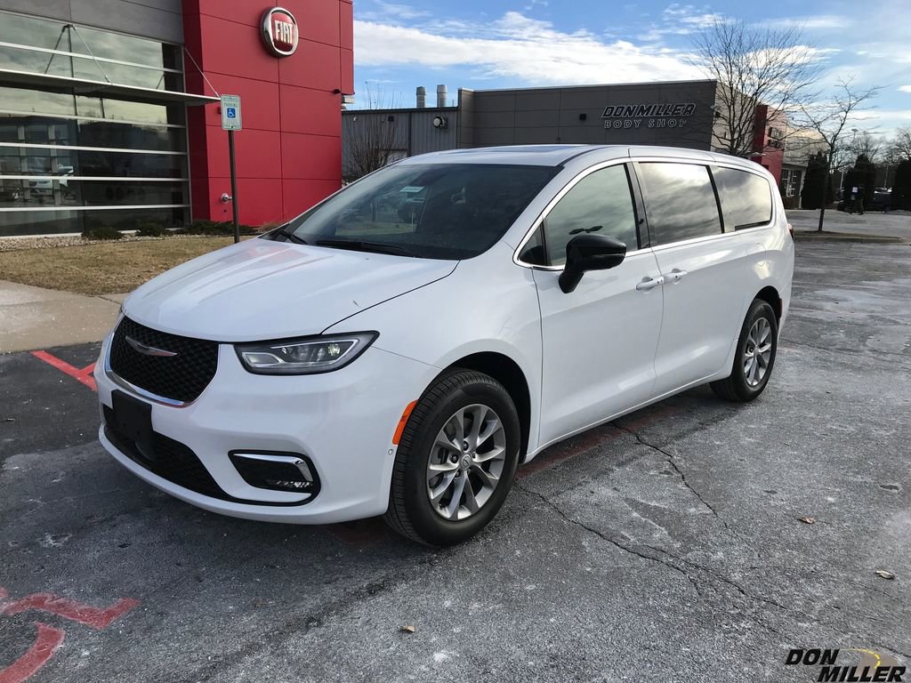 New 2026 Chrysler Pacifica Limited