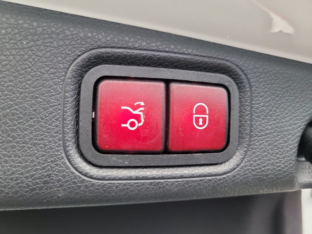 Used 2019 Mercedes-Benz E 300 image 8