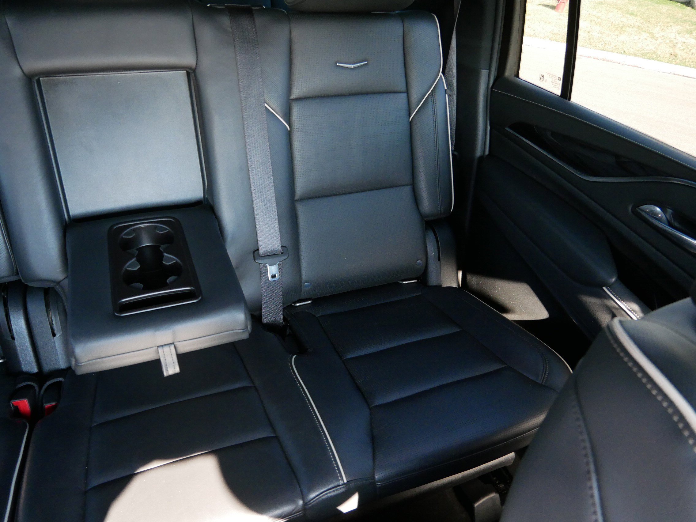 Used 2022 Cadillac Escalade ESV Sport w/ Touring Package AWD/4WD image 12