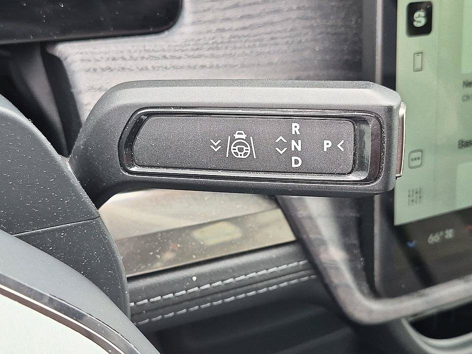 Used 2023 Rivian R1S Launch Edition Quad AWD/4WD image 24