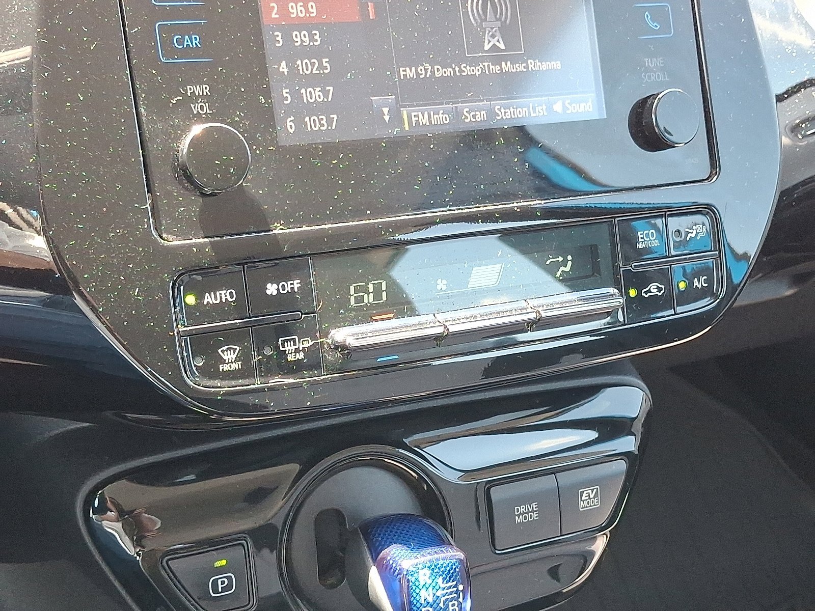 Used 2019 Toyota Prius LE FWD image 17