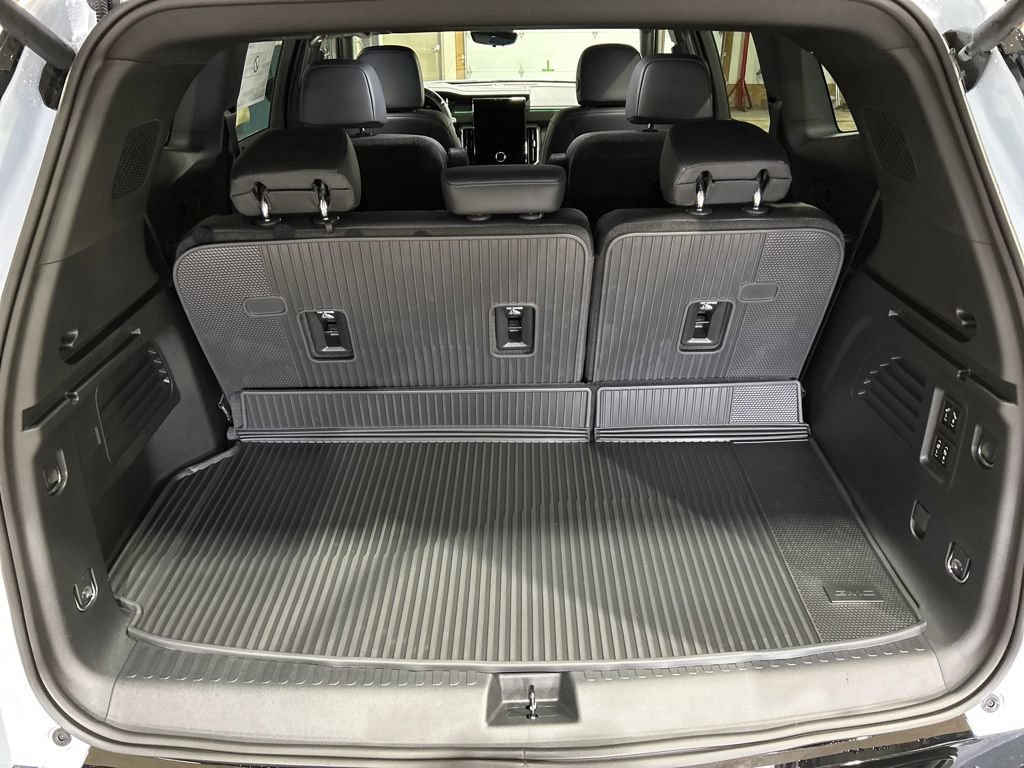 New 2026 GMC Acadia Denali w/ Super Cruise Package AWD/4WD image 12