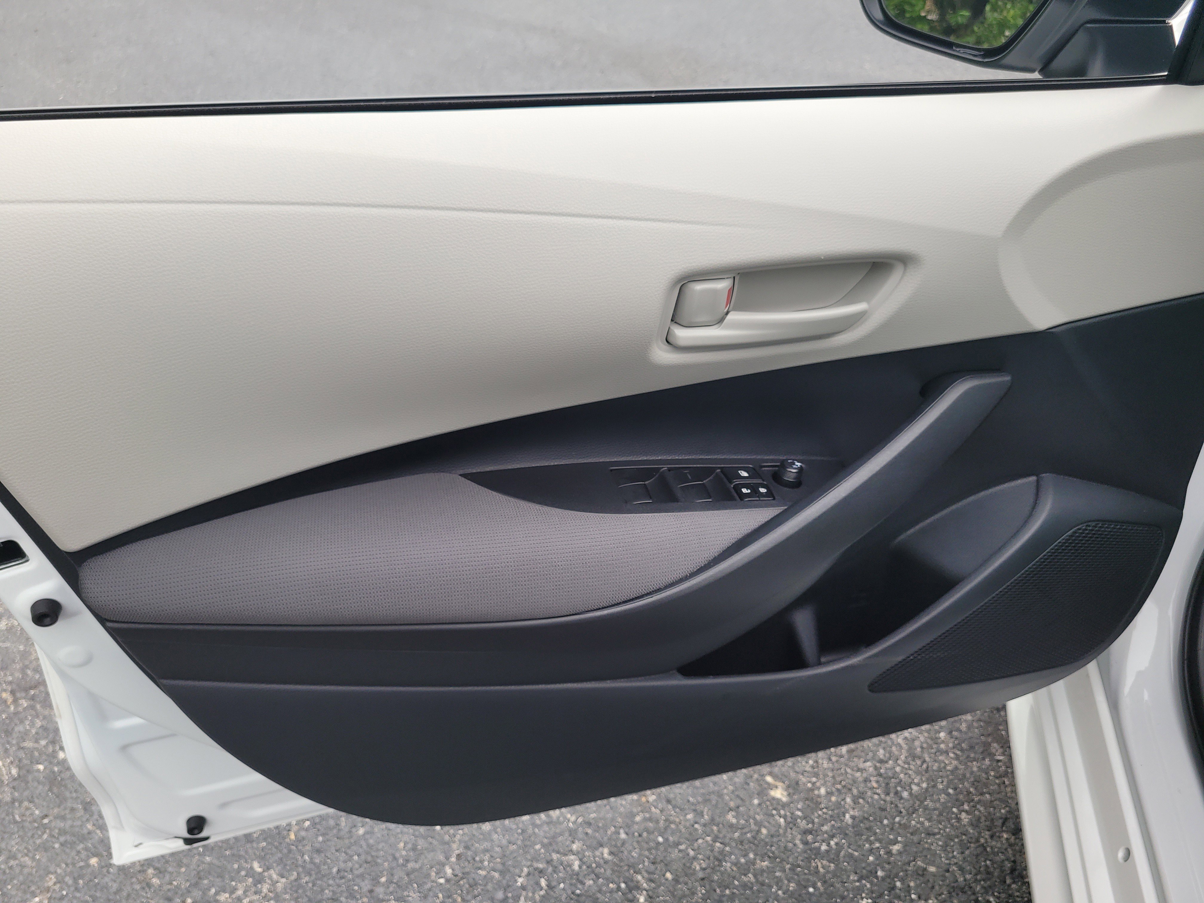 Certified 2025 Toyota Corolla LE image 16