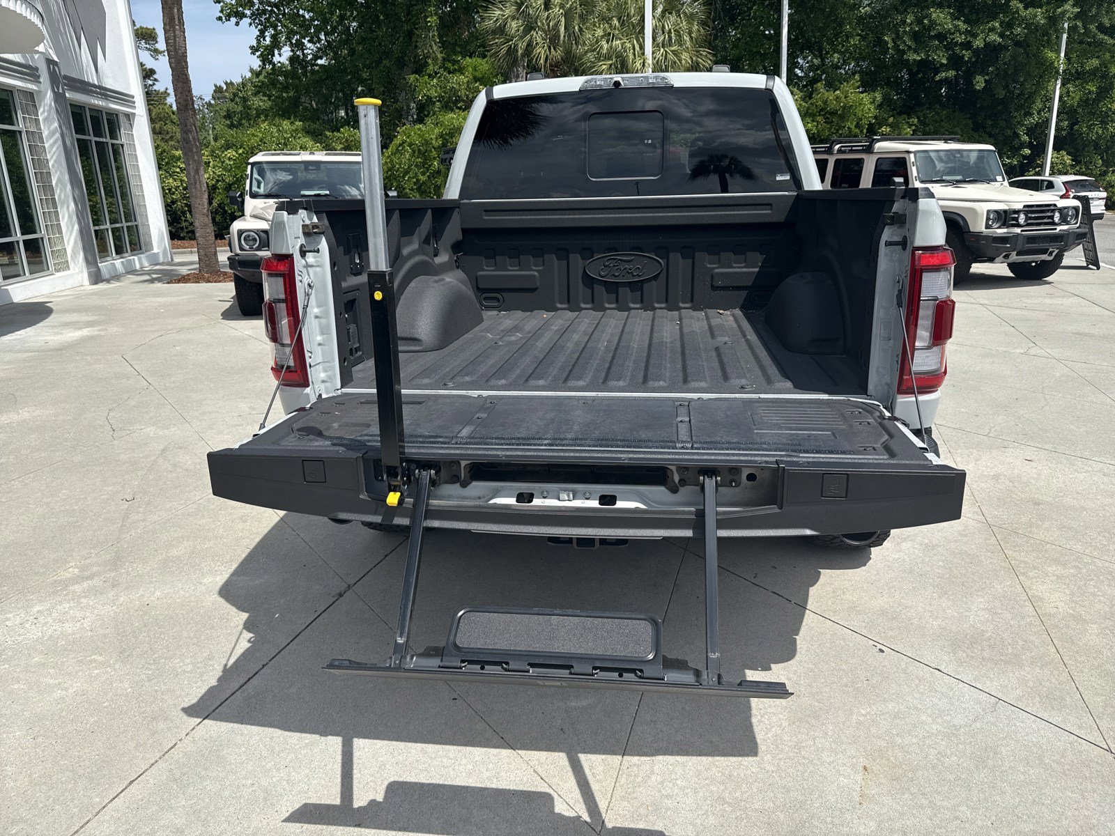 Used 2023 Ford F150 Raptor w/ Raptor Carbon Fiber Package AWD/4WD image 33