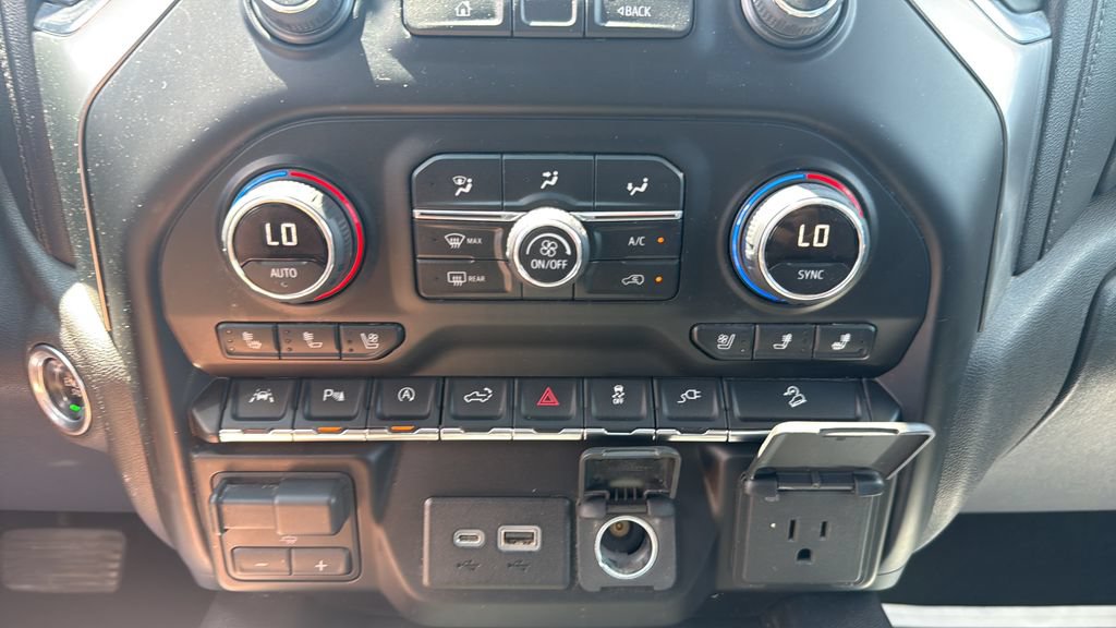 Used 2019 Chevrolet Silverado 1500 LTZ w/ LTZ Premium Package AWD/4WD image 45
