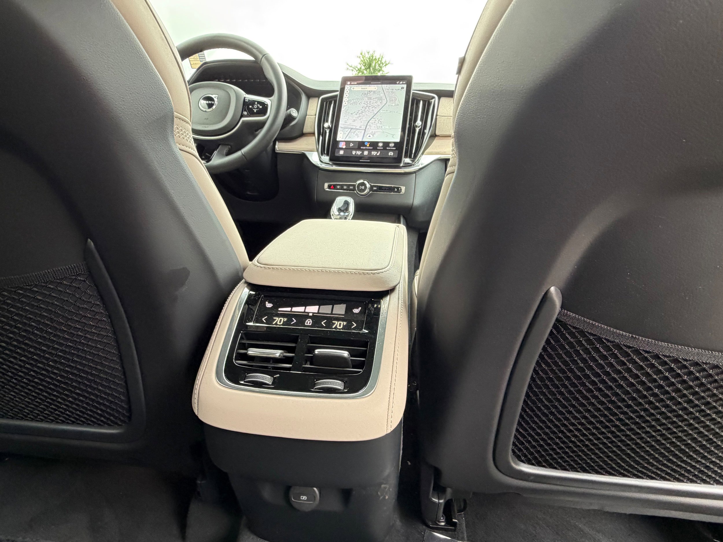 Used 2026 Volvo XC90 B6 Plus w/ Protection Package Premier AWD/4WD image 12