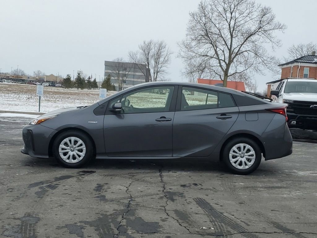 Used 2021 Toyota Prius LE image 4