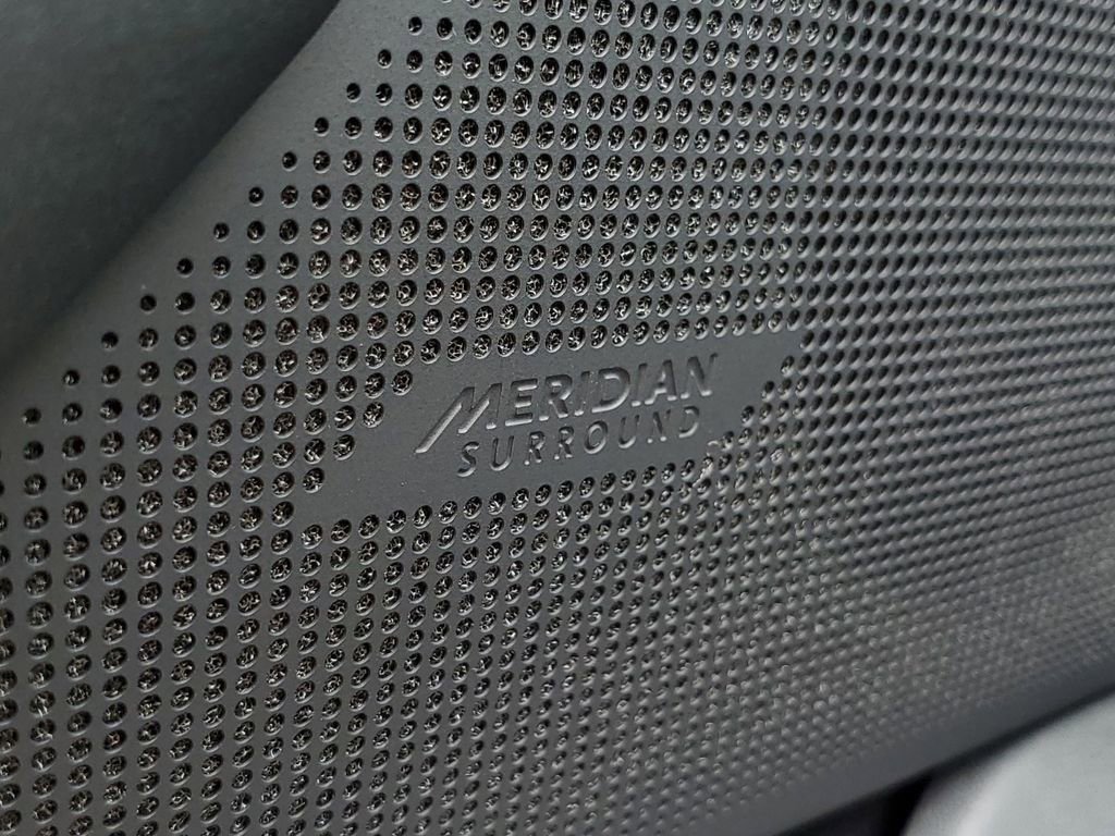 New 2026 Land Rover Range Rover Velar Dynamic SE image 13