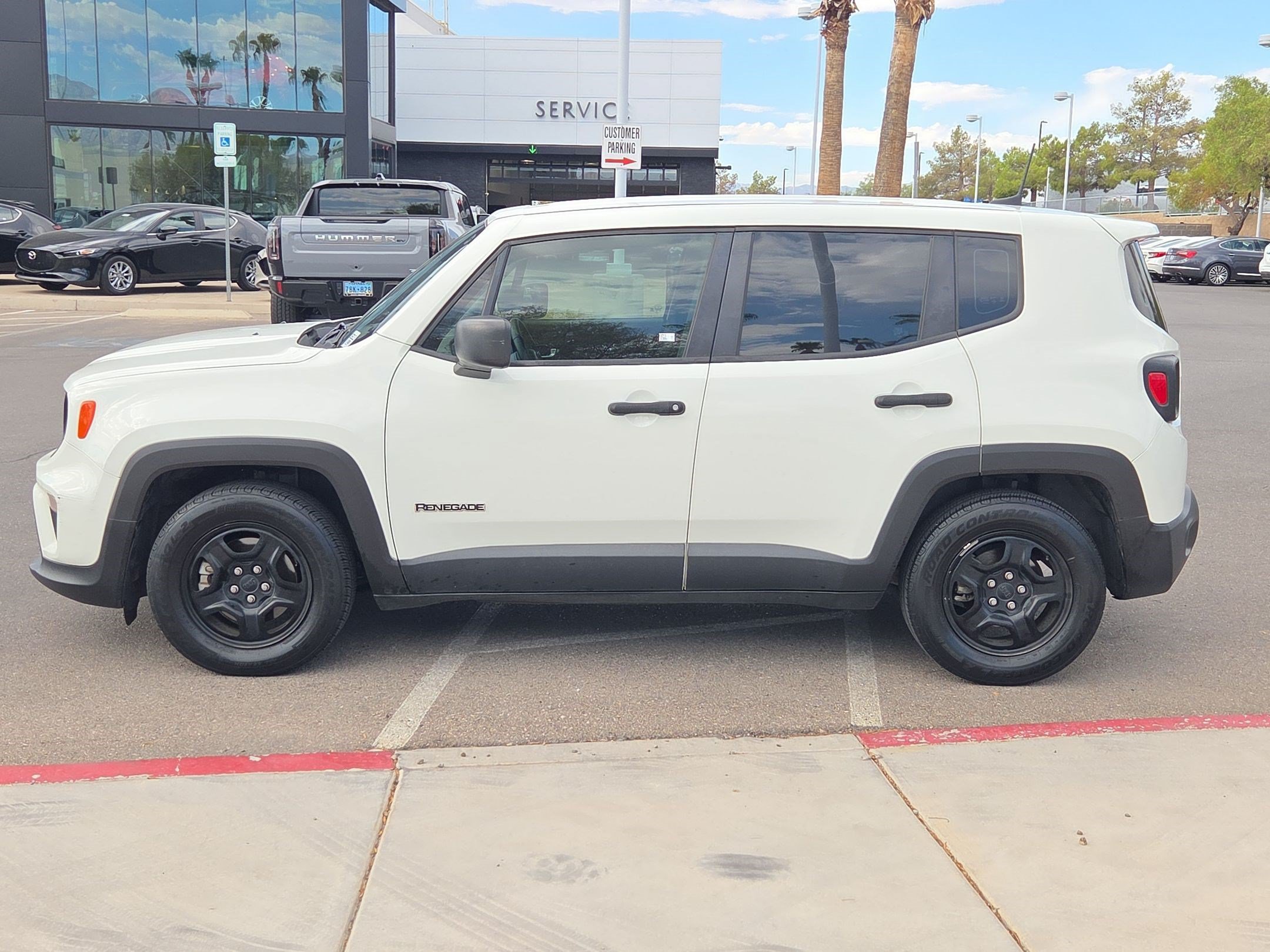 Used 2020 Jeep Renegade Sport w/ UConnect 7.0 Group FWD image 2
