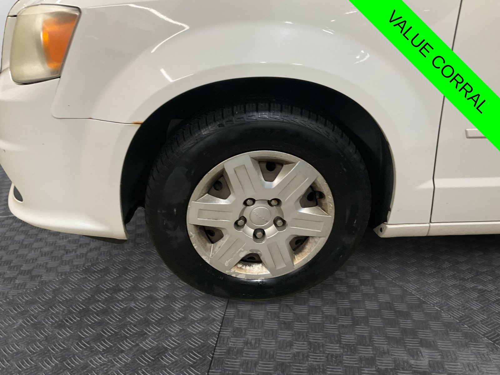 Used 2011 Dodge Grand Caravan Express FWD image 14