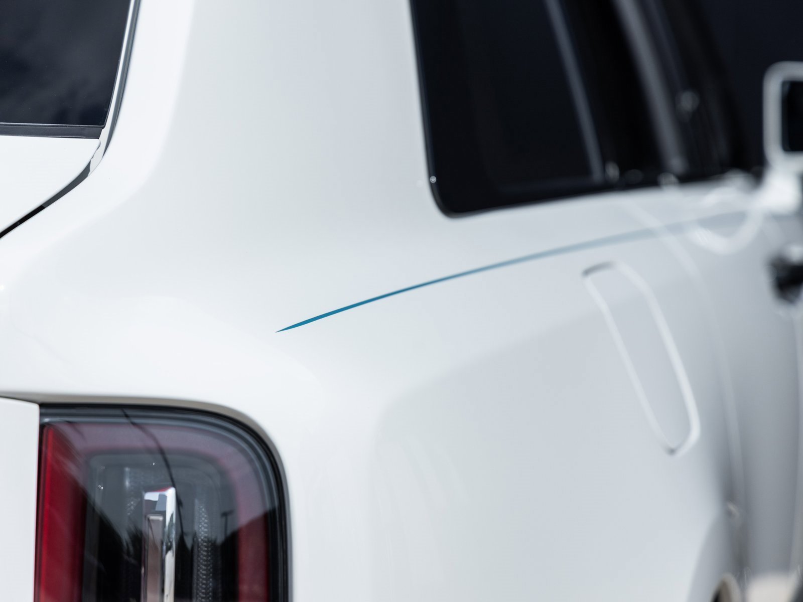 New 2026 Rolls-Royce Cullinan Black Badge image 16