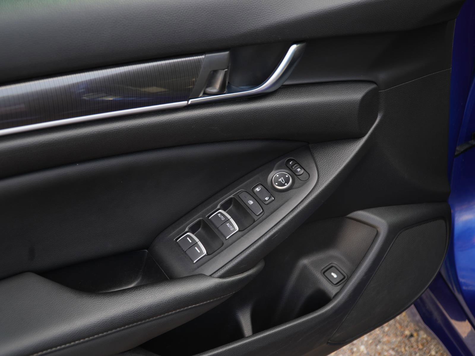 Used 2021 Honda Accord Sport image 11