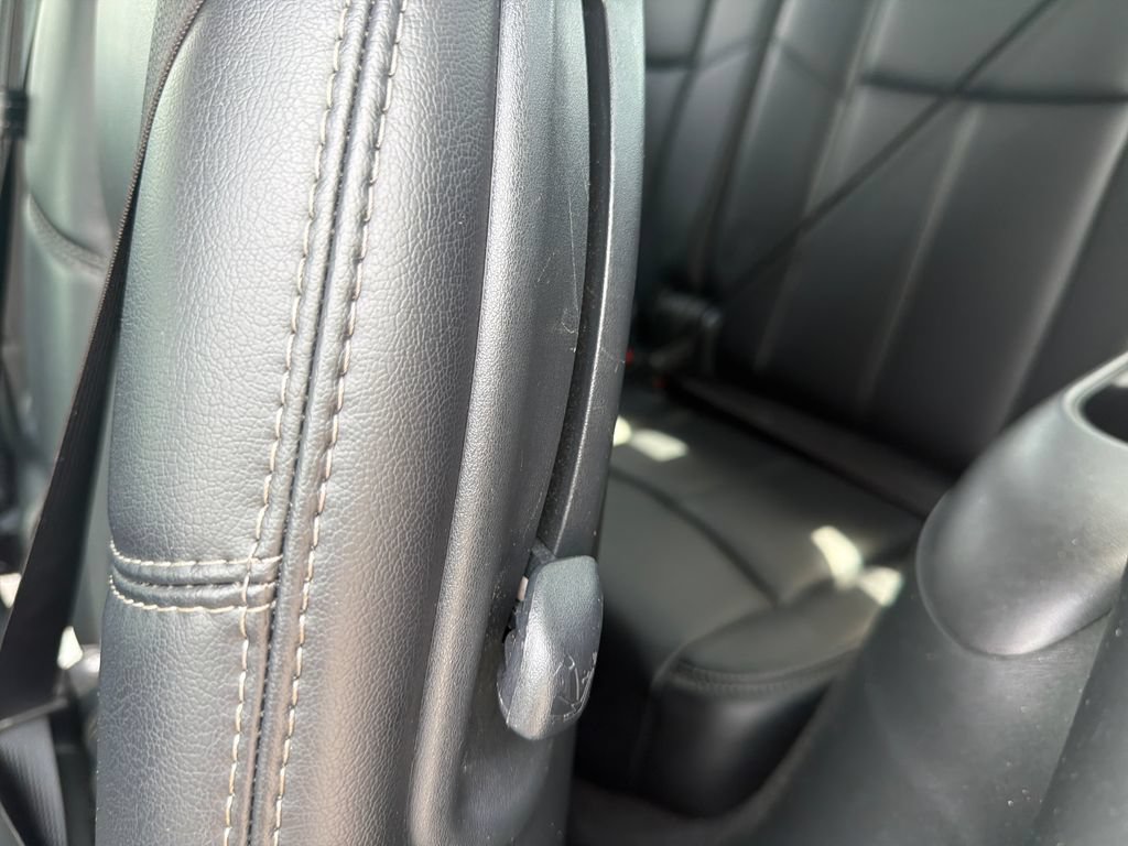Used 2020 Nissan Pathfinder SL AWD/4WD image 28