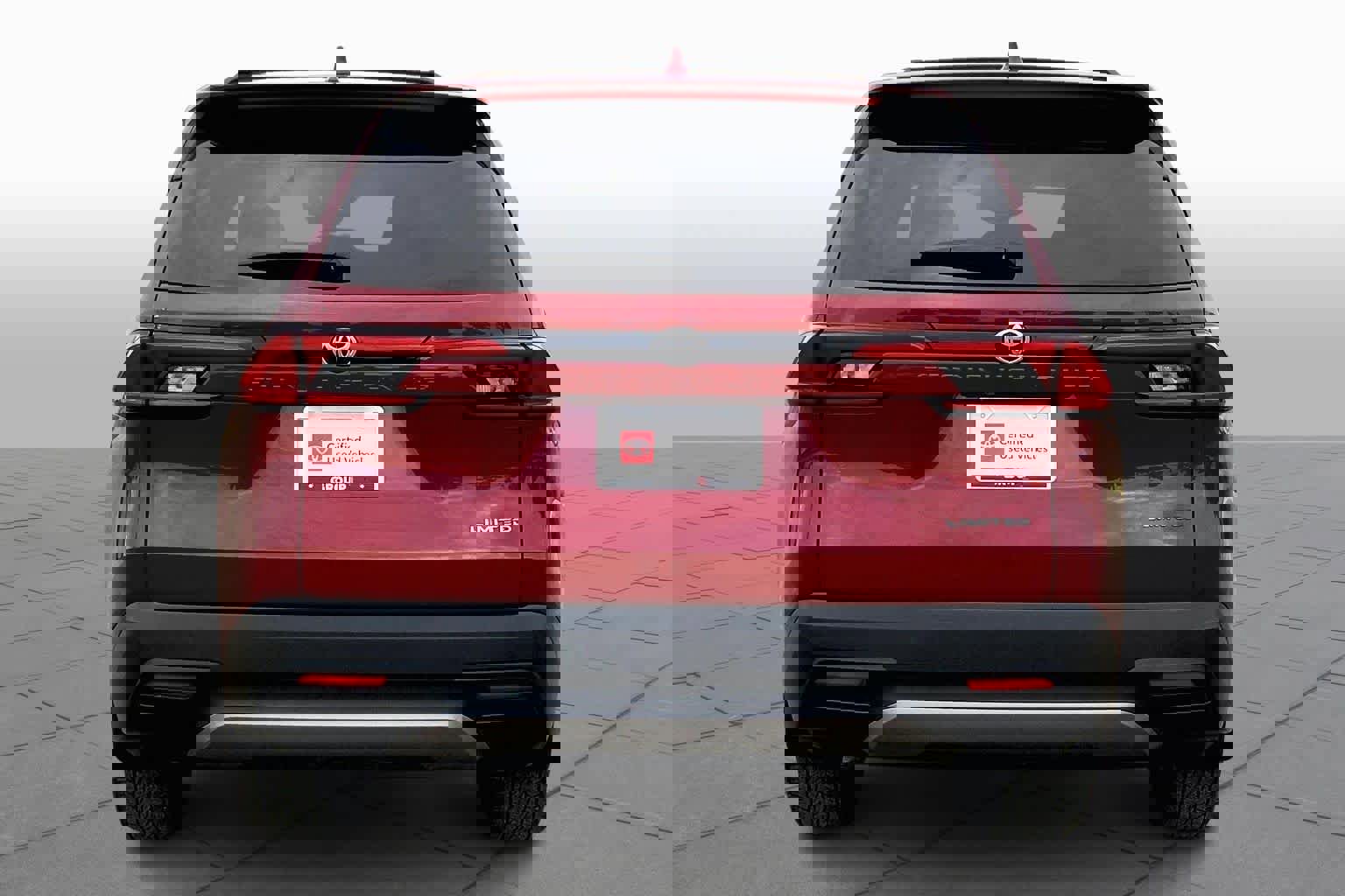 Used 2024 Toyota Grand Highlander Limited image 4