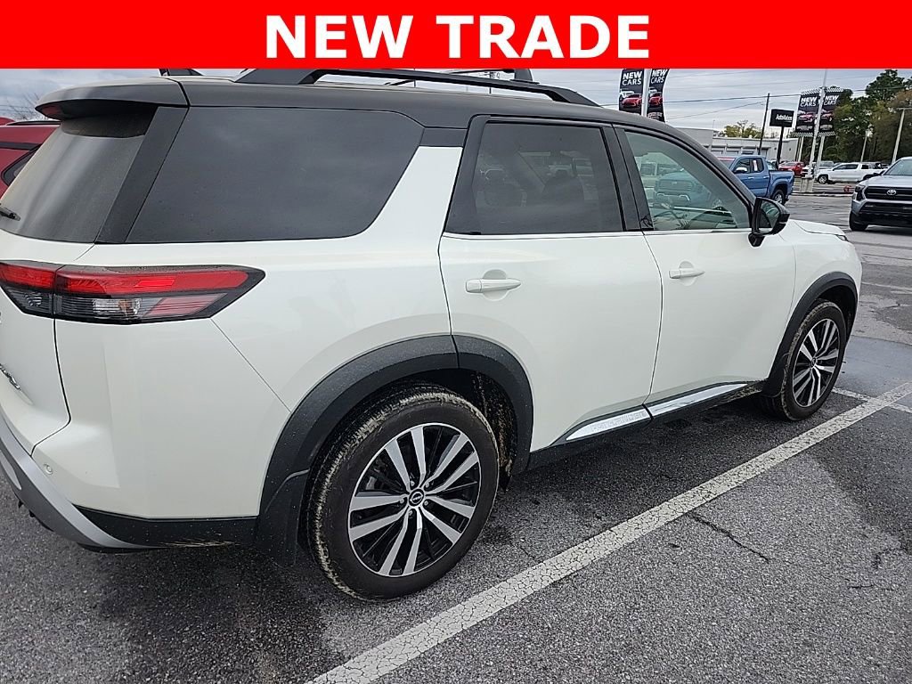 Used 2024 Nissan Pathfinder Platinum w/ Cargo Package image 4