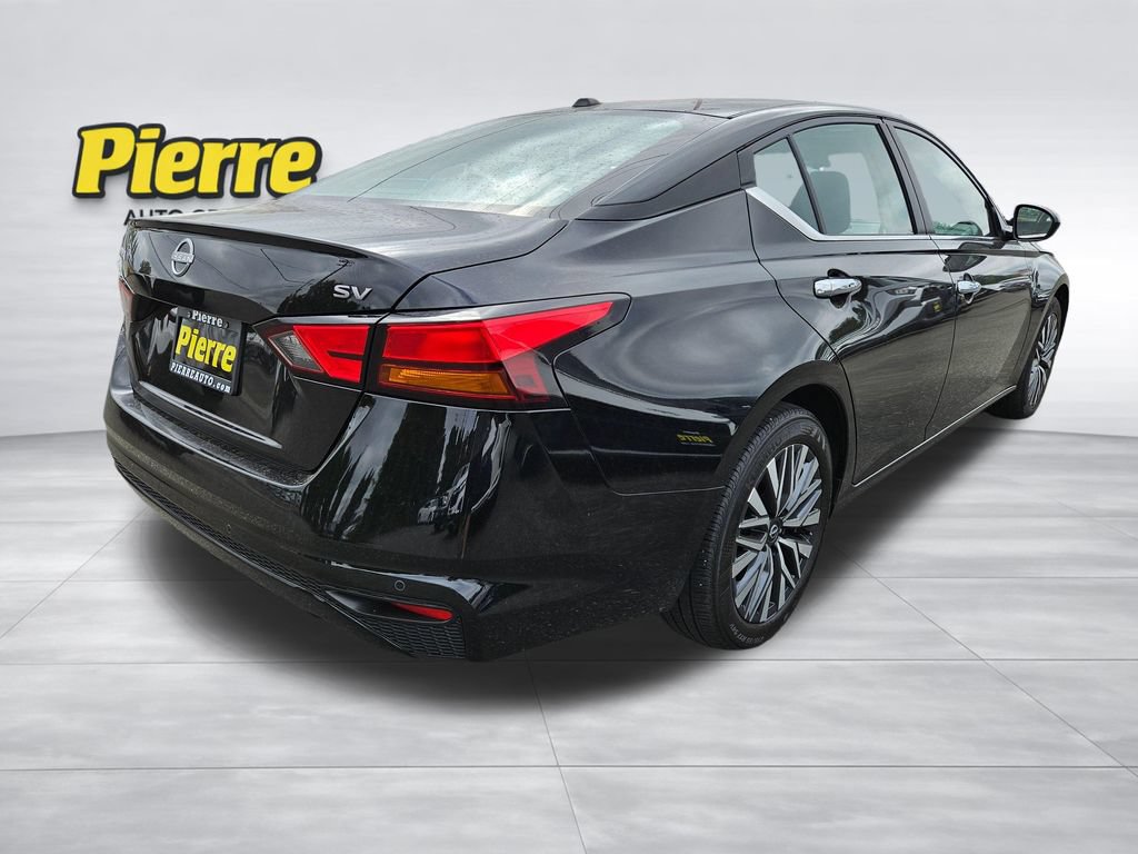 Used 2024 Nissan Altima 2.5 SV FWD image 5