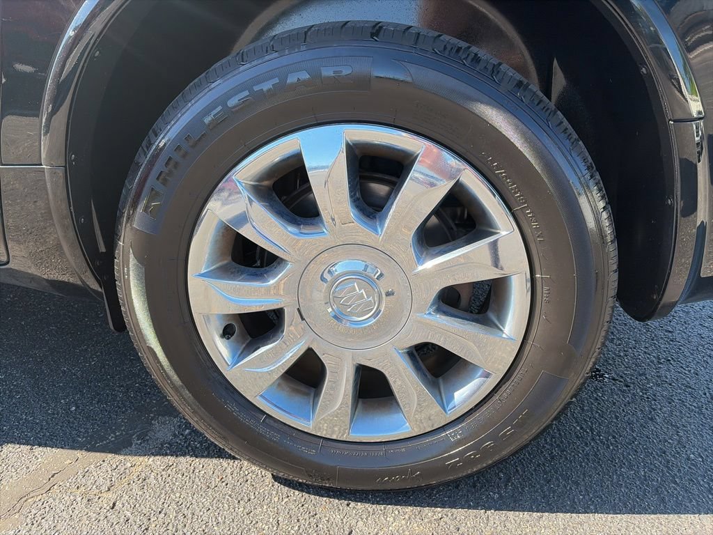 Used 2017 Buick Enclave Leather FWD image 11
