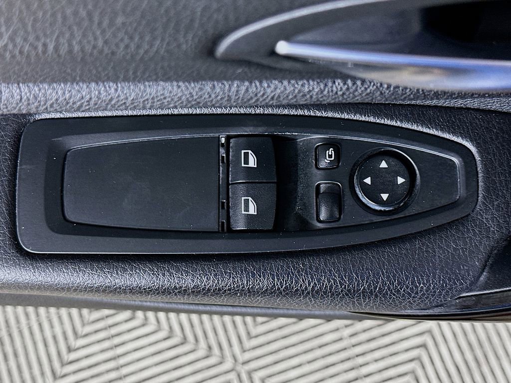 Used 2018 BMW 230i Coupe image 22