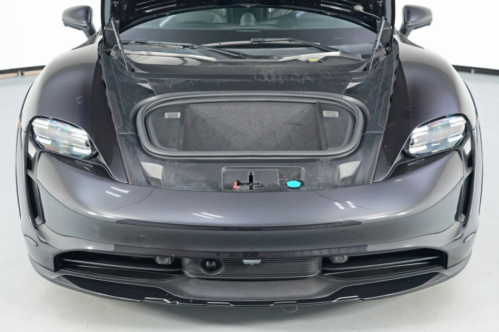 Used 2022 Porsche Taycan 4 Cross Turismo AWD/4WD image 8