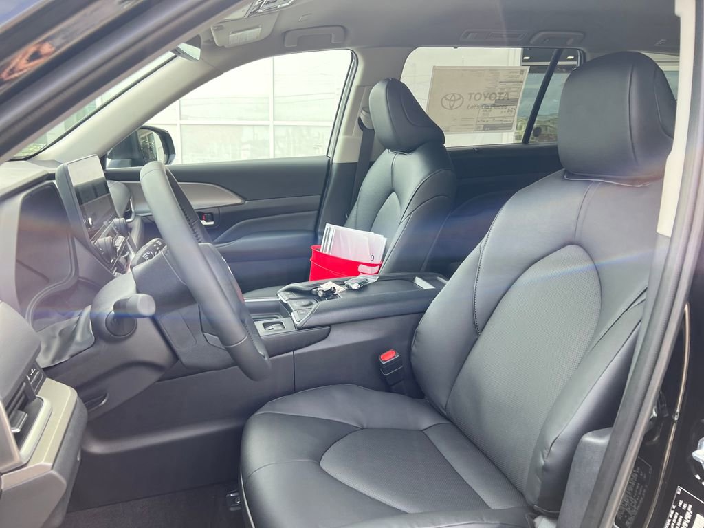 New 2026 Toyota Grand Highlander AWD Hybrid image 19
