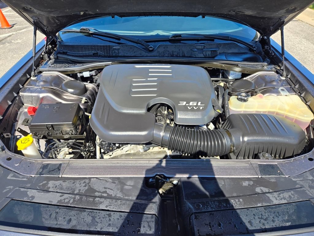 Used 2019 Dodge Challenger SXT RWD image 27