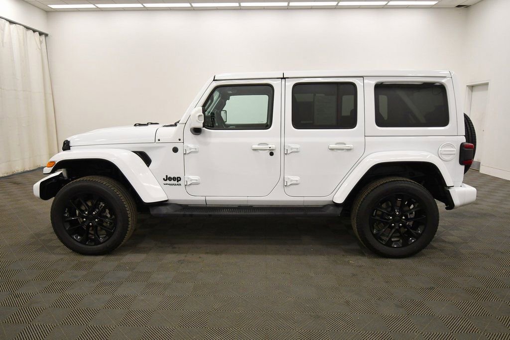 Used 2022 Jeep Wrangler Unlimited Sahara image 4