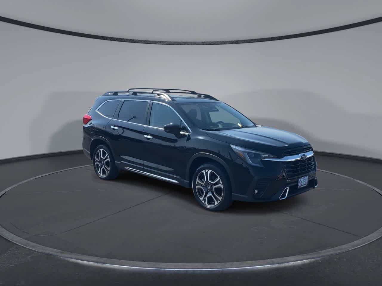 Used 2024 Subaru Ascent Touring AWD/4WD image 2