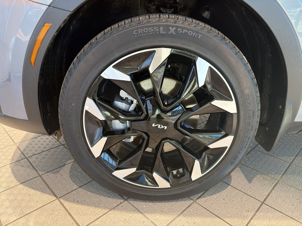 Used 2025 Kia Sorento EX w/ Panoramic Sunroof Package image 9