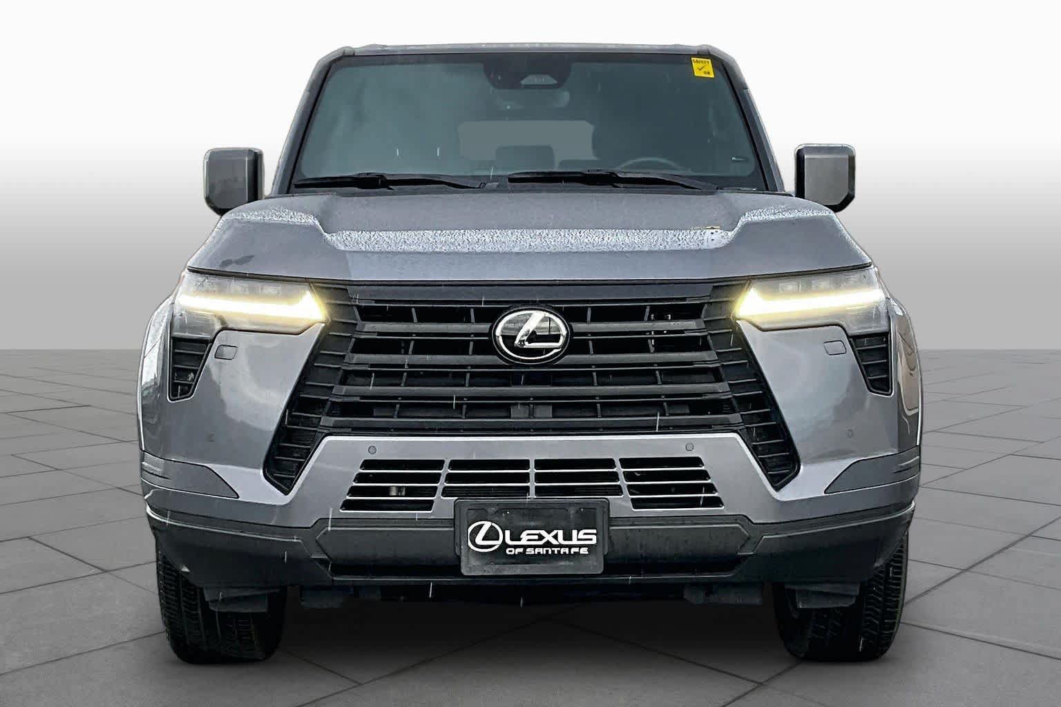 Used 2025 Lexus GX 550 w/ Accessory Package (2T) AWD/4WD image 4