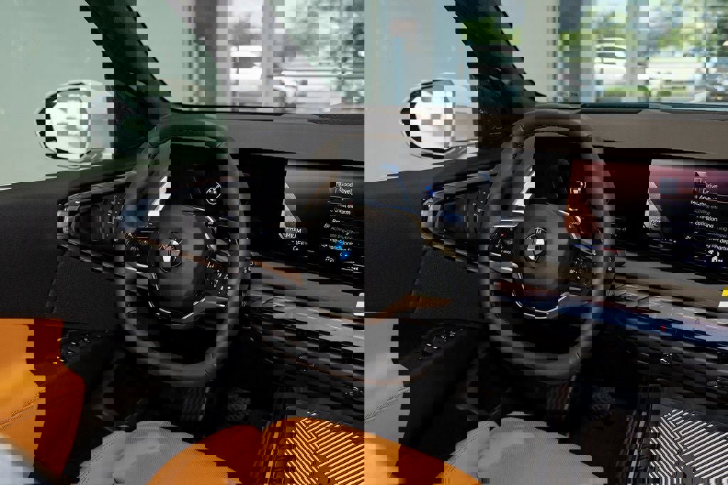 Used 2025 BMW X3 xDrive30i w/ Premium Package image 40