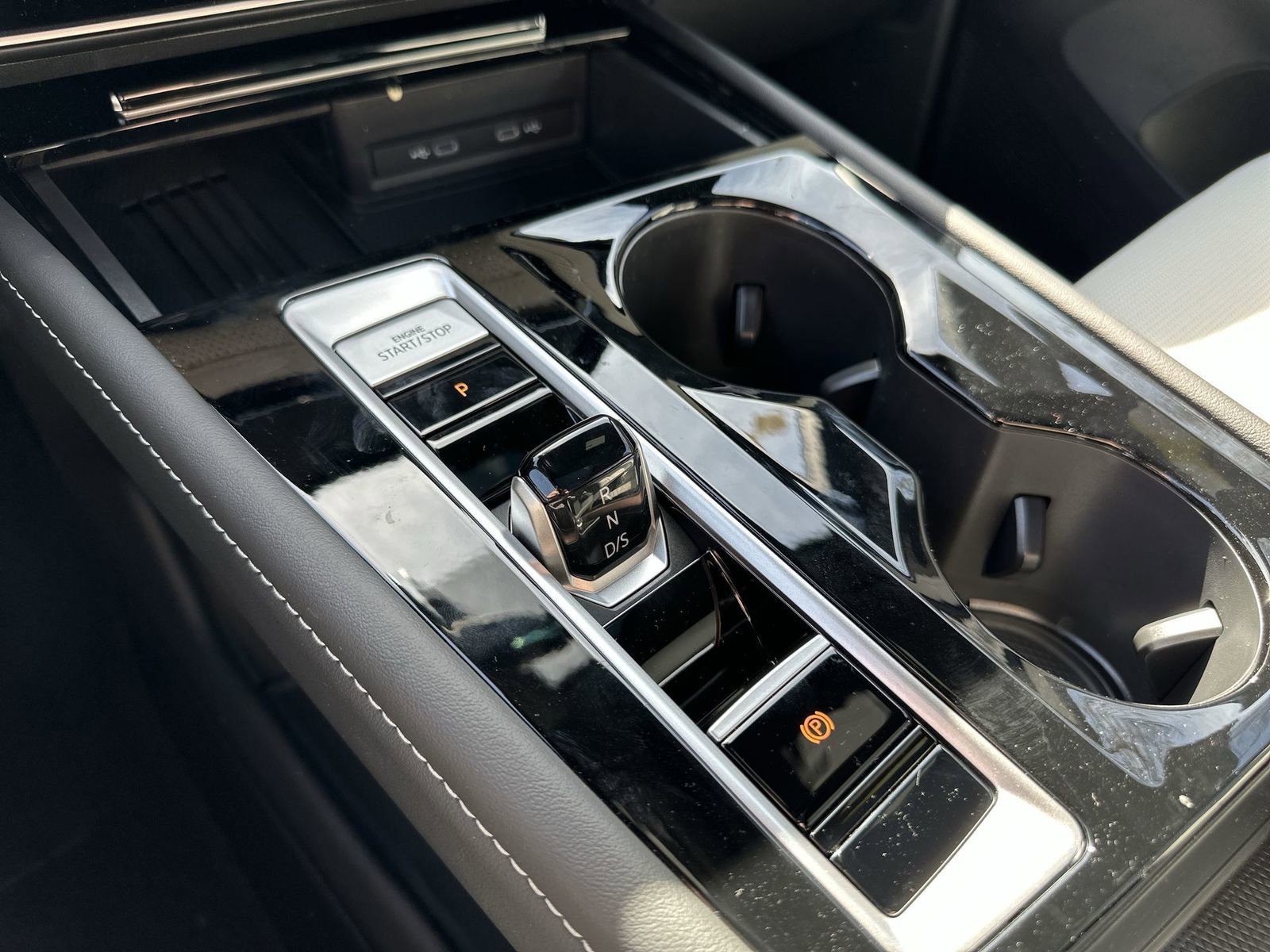 New 2025 Volkswagen Atlas Cross Sport SEL Premium R-Line image 21