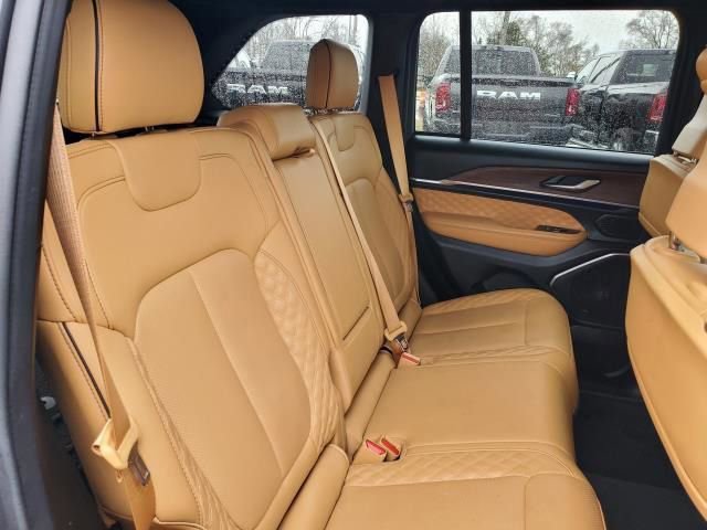 Used 2024 Jeep Grand Cherokee Summit w/ High Altitude Package image 19