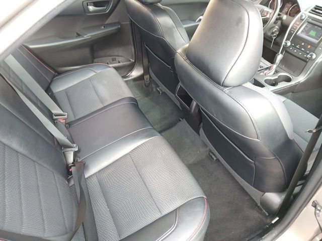 Used 2017 Toyota Camry SE image 11