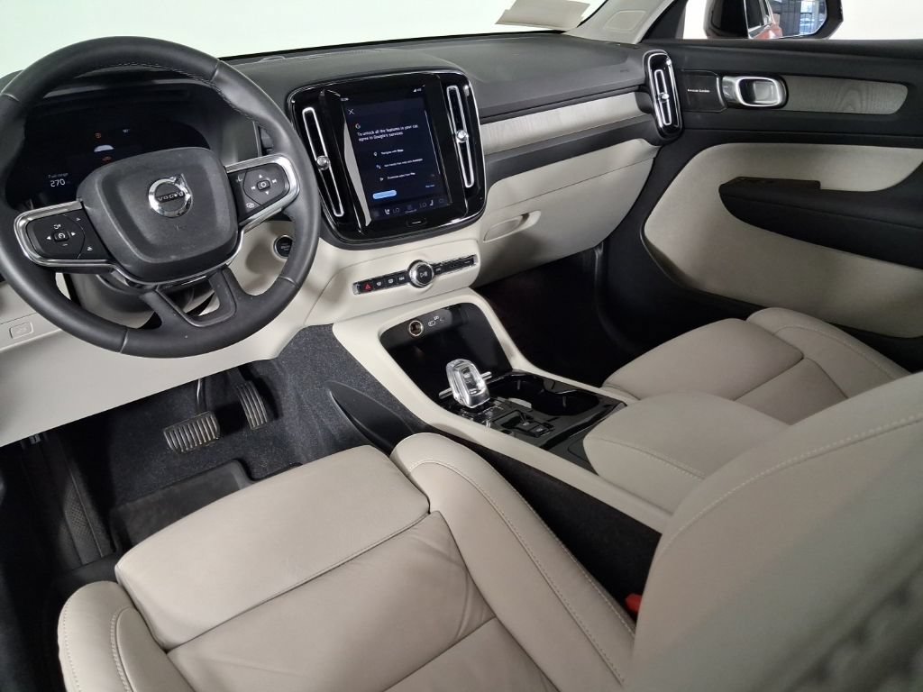 Certified 2023 Volvo XC40 B5 Ultimate w/ Climate Package AWD/4WD image 18