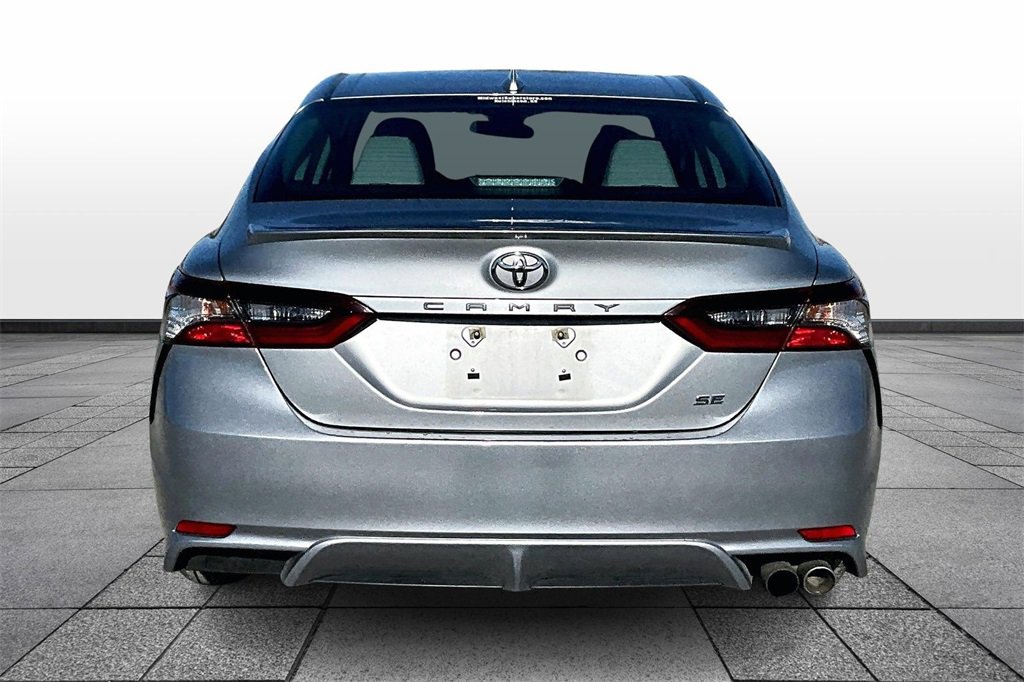 Used 2024 Toyota Camry SE image 4