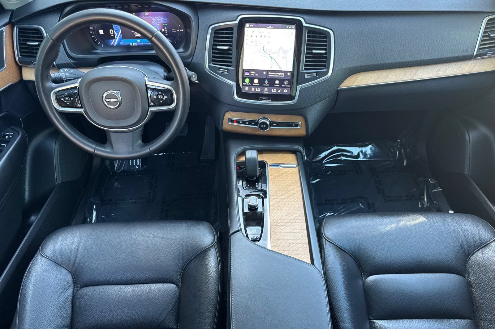 Used 2024 Volvo XC90 T8 Core w/ Protection Package Premier AWD/4WD image 3