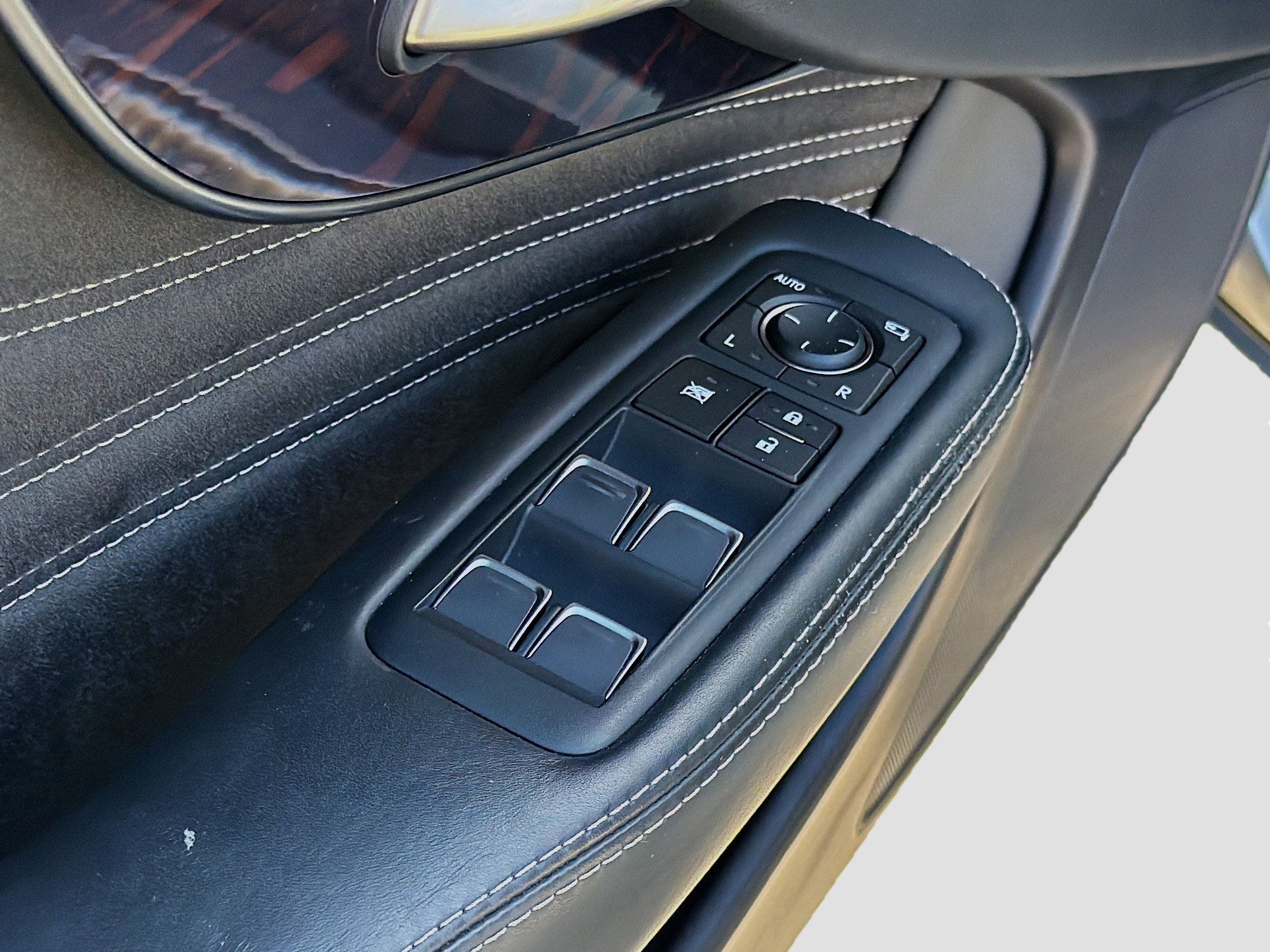 Used 2019 Lexus LS 500 AWD image 22