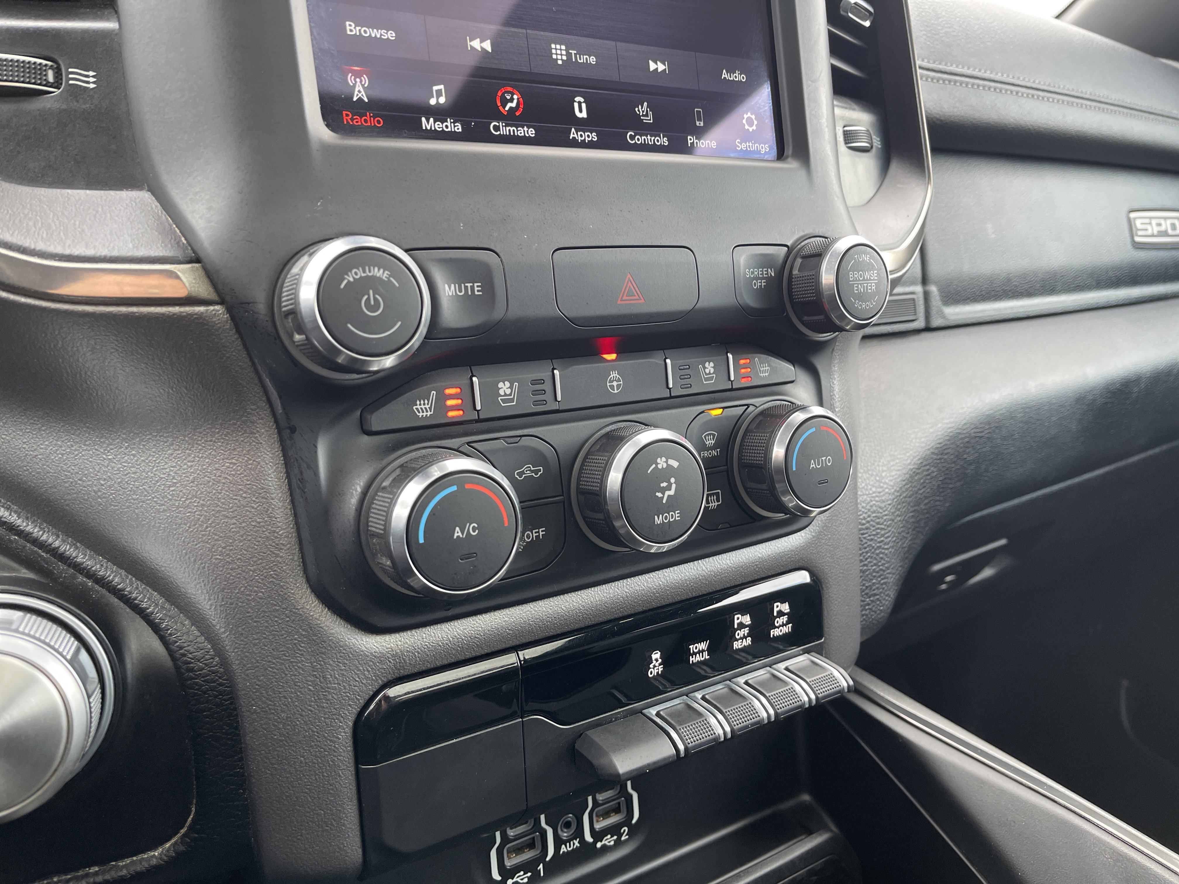 Used 2020 RAM 1500 Sport w/ Night Edition image 21