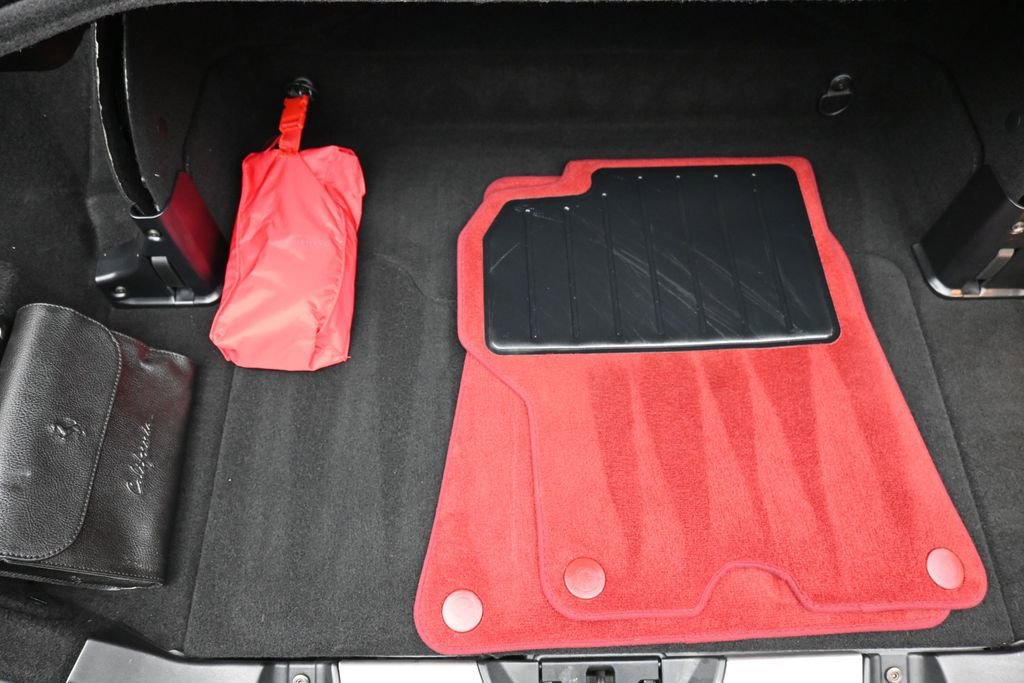 Used 2010 Ferrari California RWD image 12