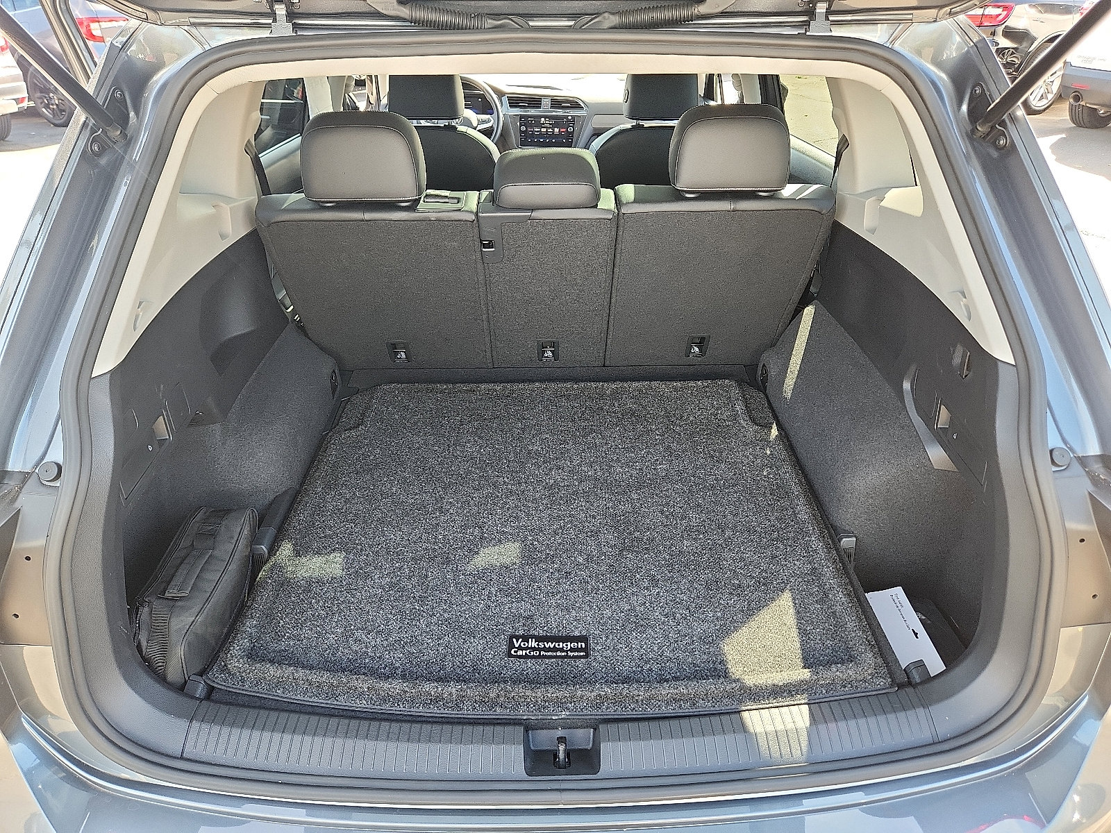 Used 2022 Volkswagen Tiguan SE image 28