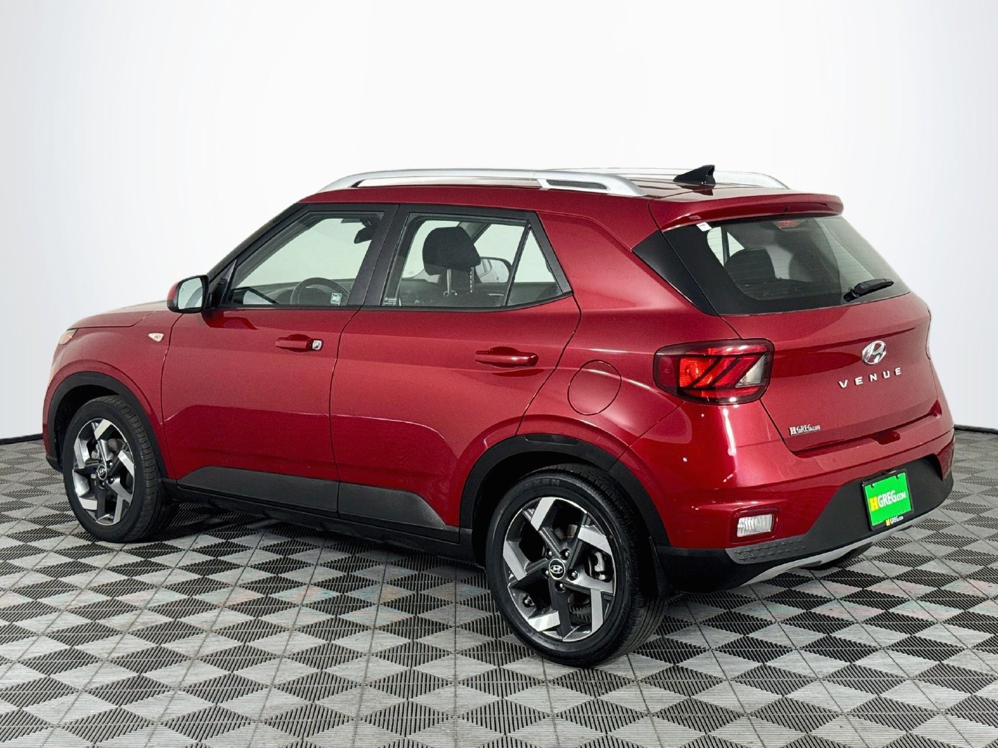 Used 2021 Hyundai Venue SEL FWD image 6