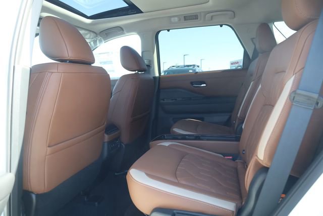 New 2026 Nissan Pathfinder Platinum image 21