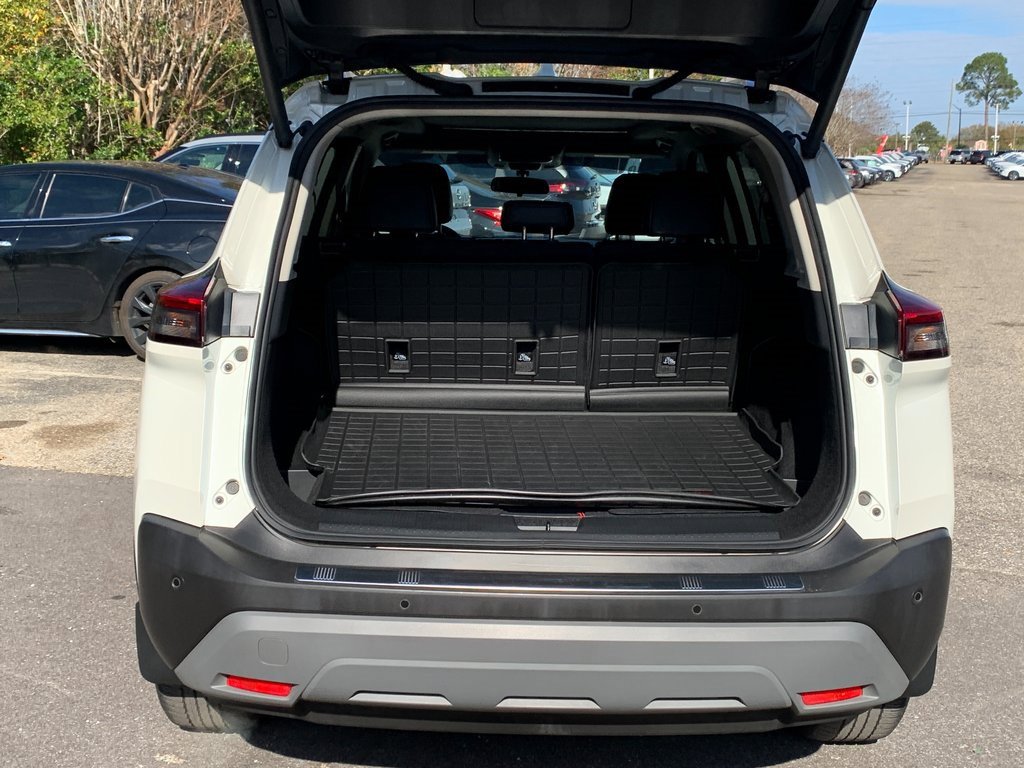 Used 2023 Nissan Rogue SV w/ SV Premium B Package image 8