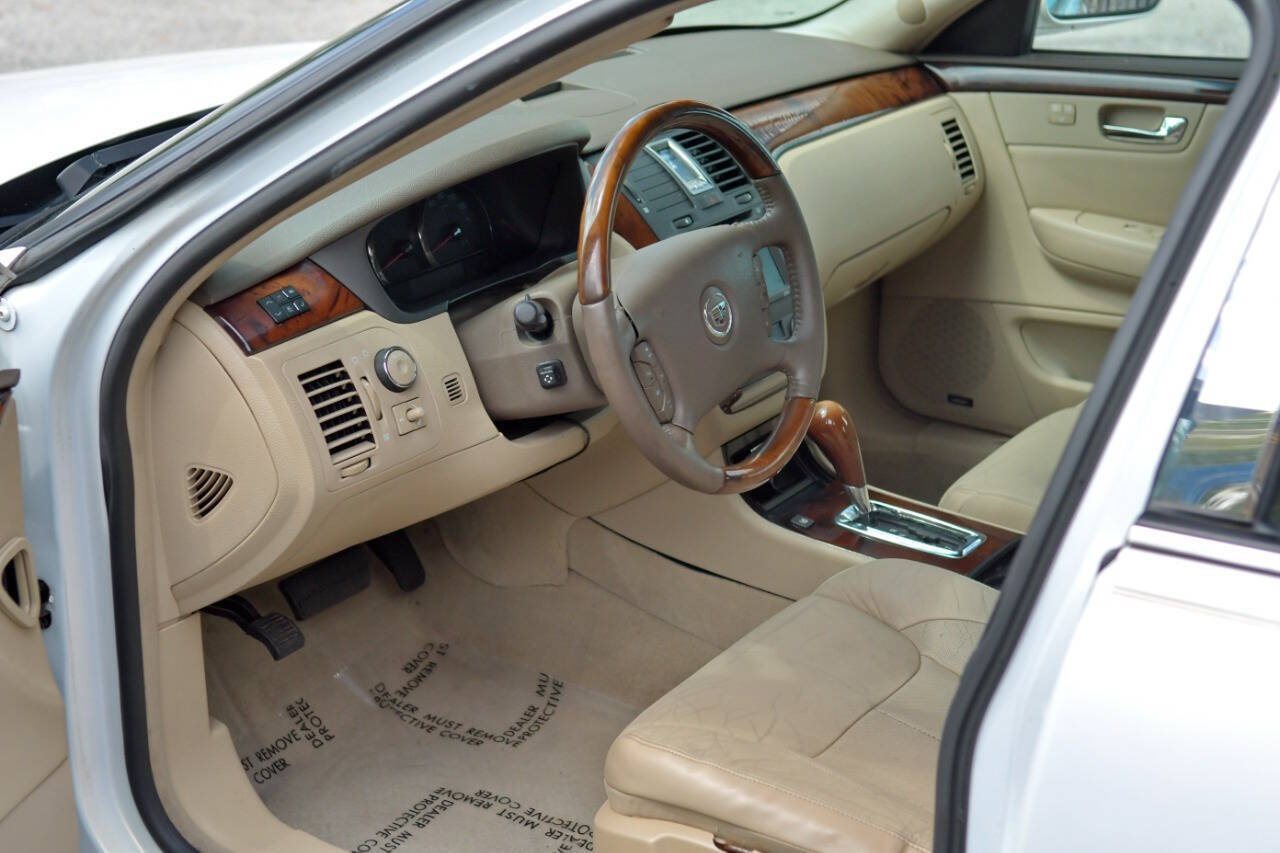 Used 2006 Cadillac DTS Performance FWD image 12