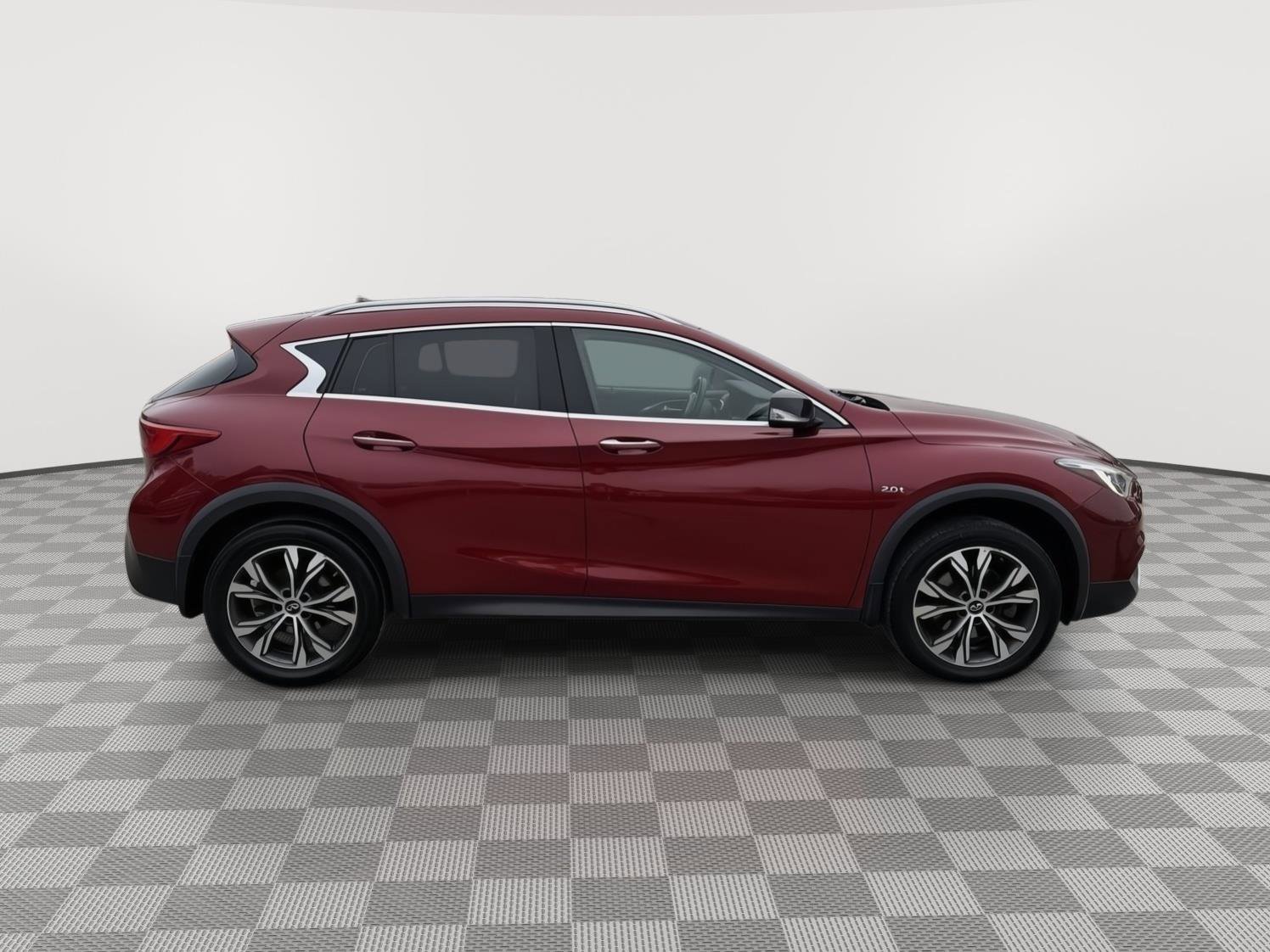 Used 2018 INFINITI QX30 AWD image 4